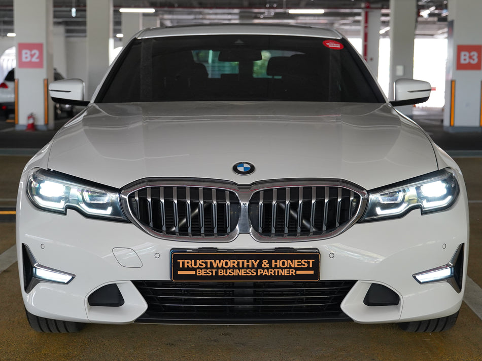 320i Luxury