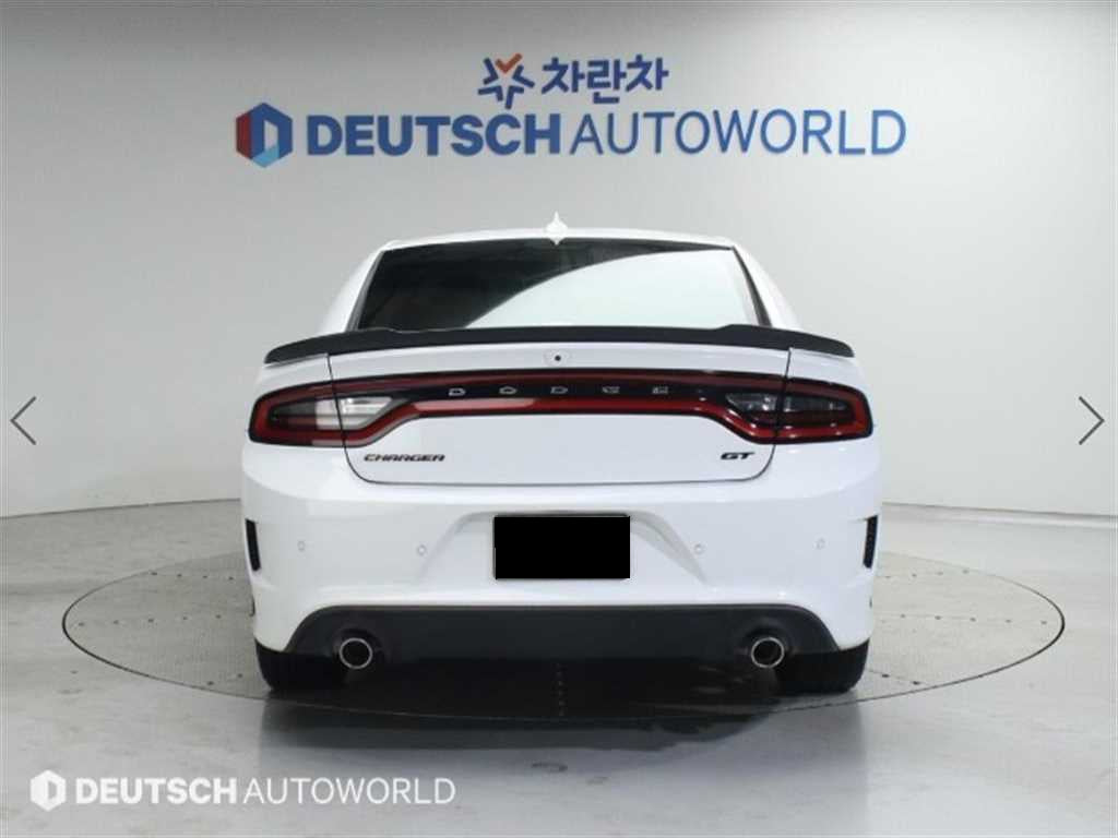 Dodge Charger — photo 04