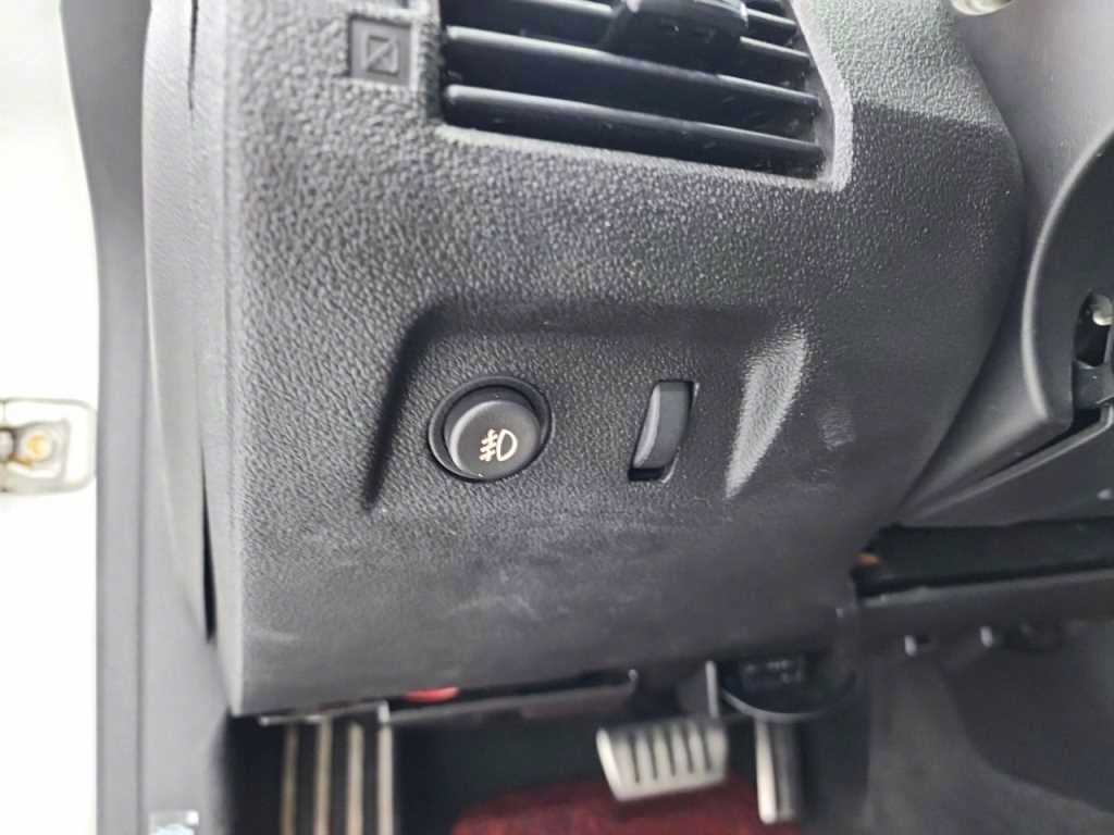 CHEVROLET G2X — photo 12