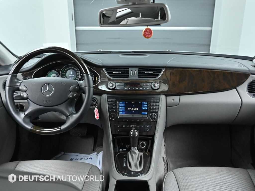 Mercedes-Benz CLS-Class — photo 08