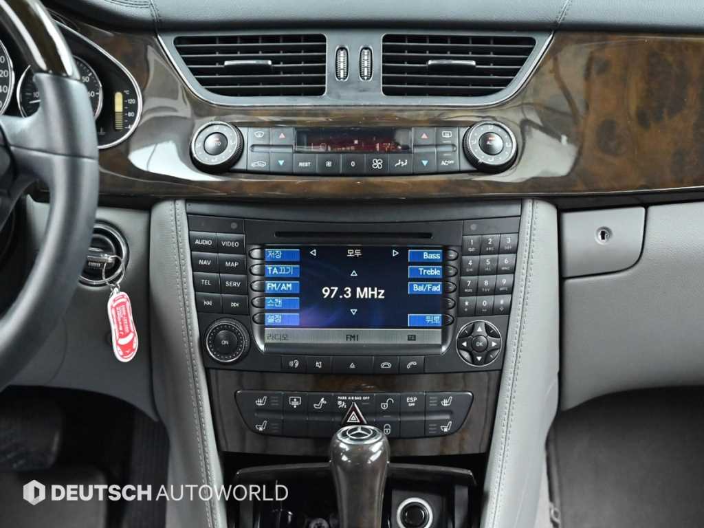 Mercedes-Benz CLS-Class — photo 15