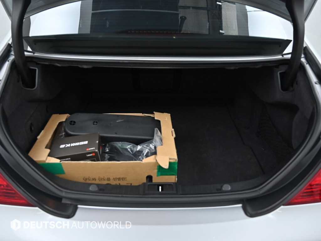 Mercedes-Benz CLS-Class — photo 20