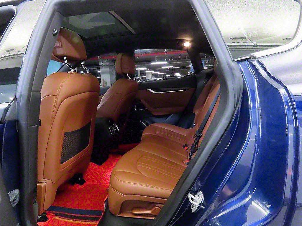Maserati Levante — photo 07