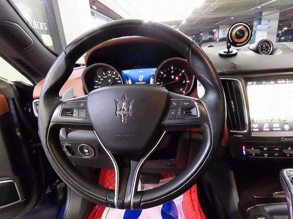 Maserati Levante — photo 08