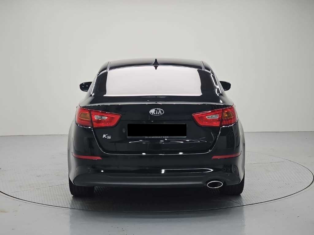 Kia K5 — photo 03