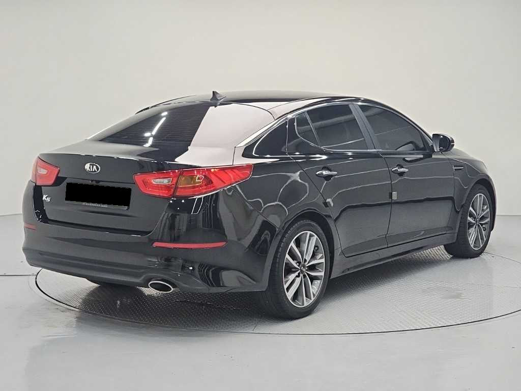 Kia K5 — photo 04