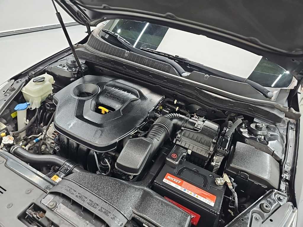 Kia K5 — photo 05
