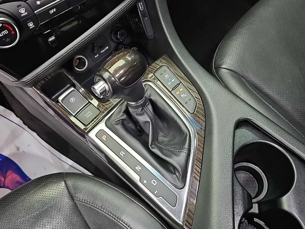 Kia K5 — photo 08