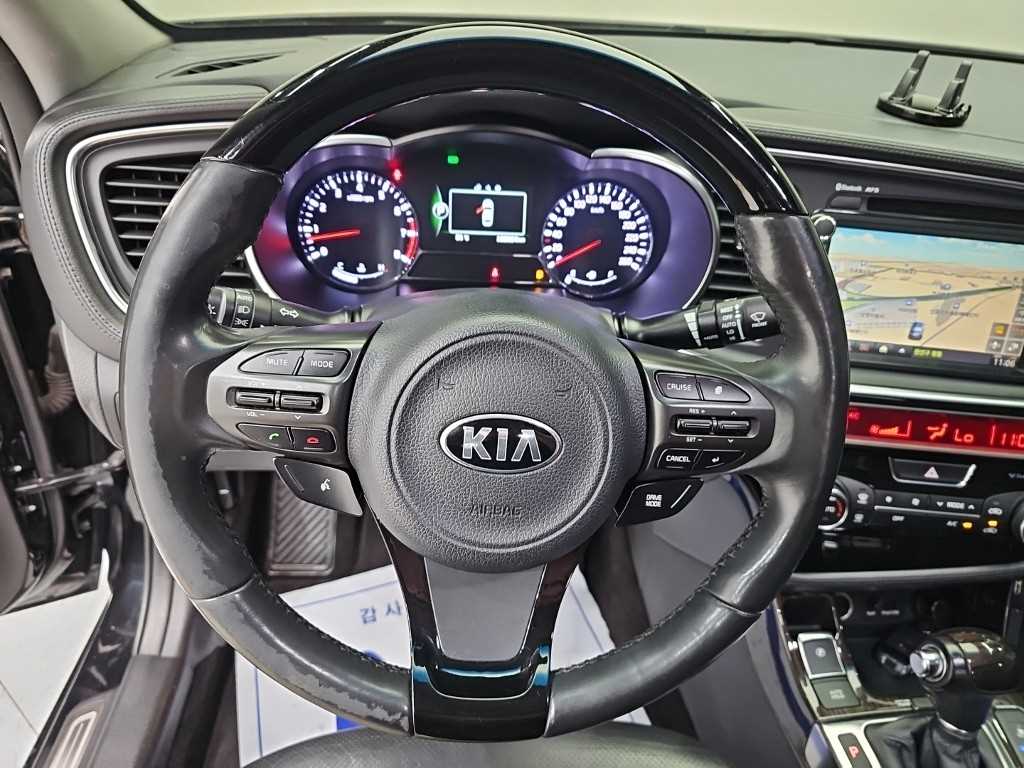 Kia K5 — photo 09