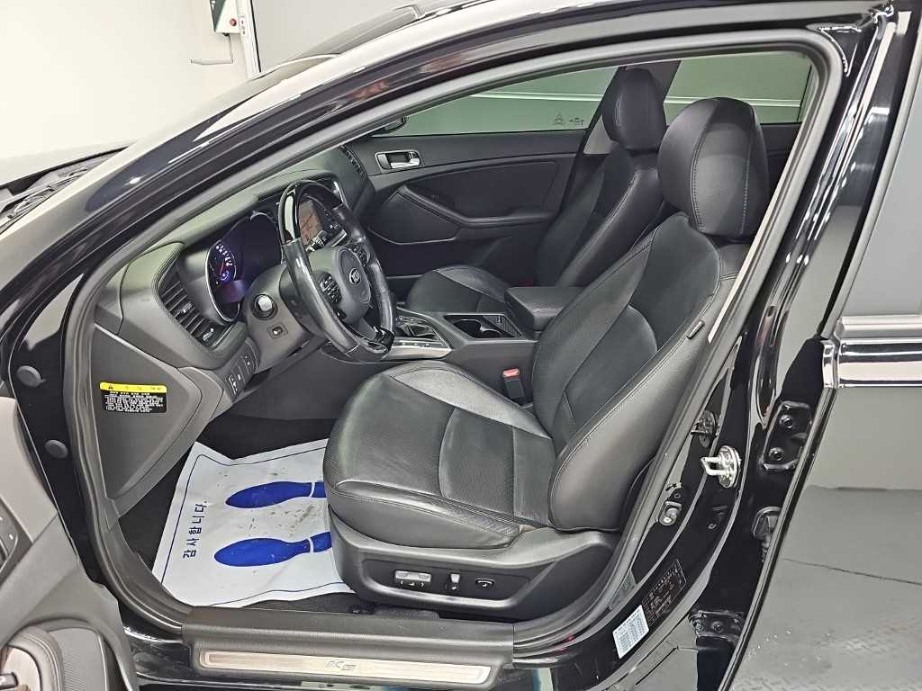 Kia K5 — photo 11