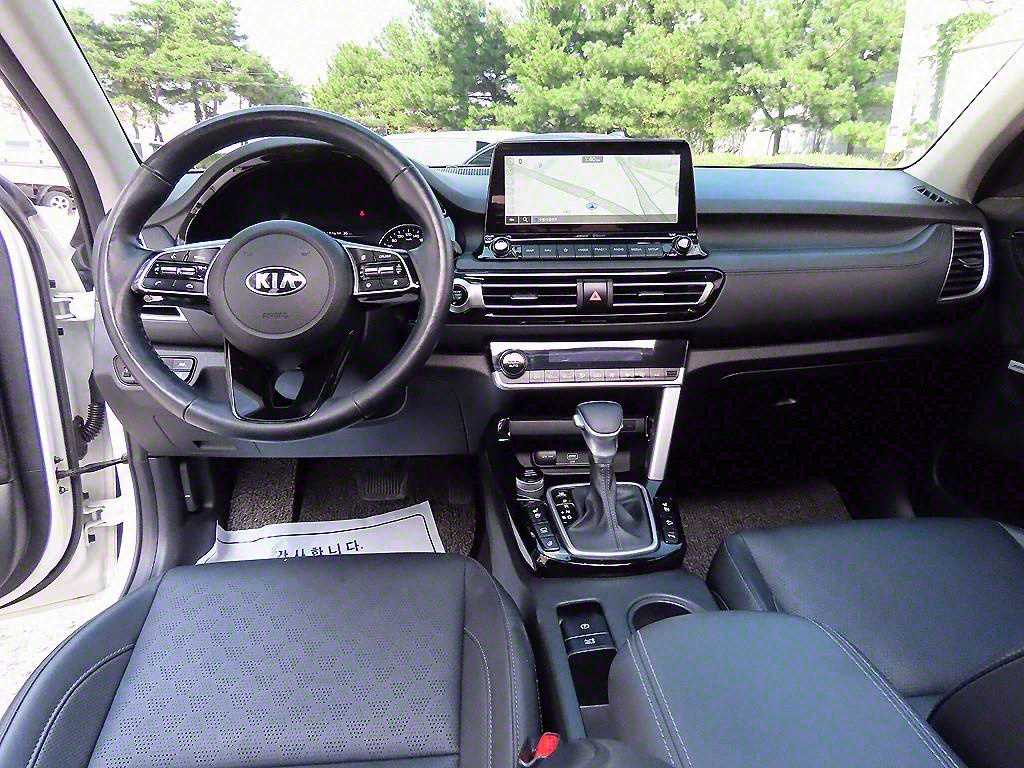 Kia Seltos — photo 08