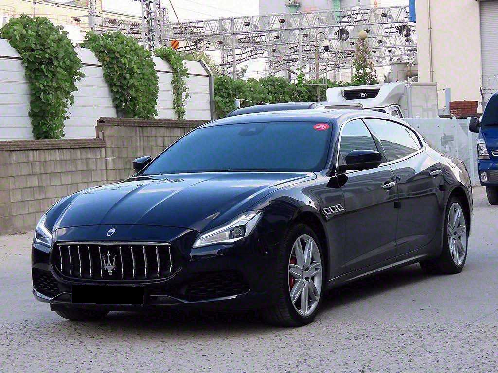 Maserati Quattroporte — photo 02