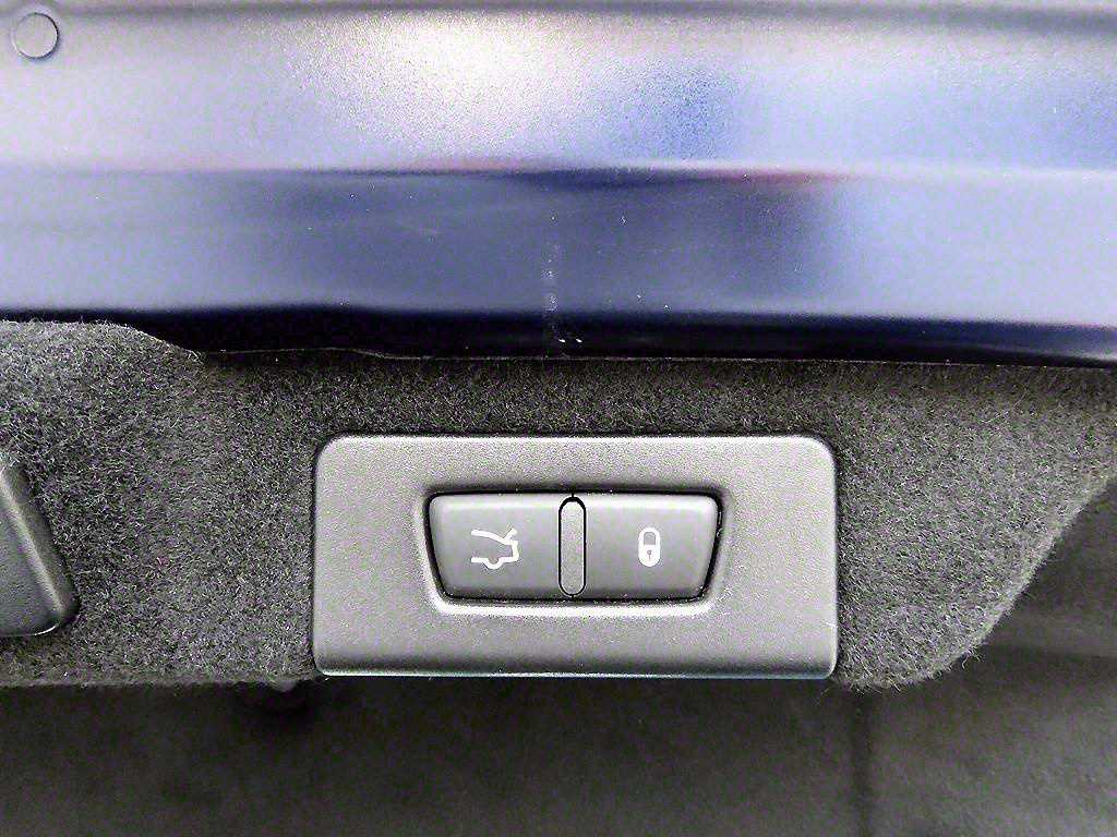 Maserati Quattroporte — photo 17
