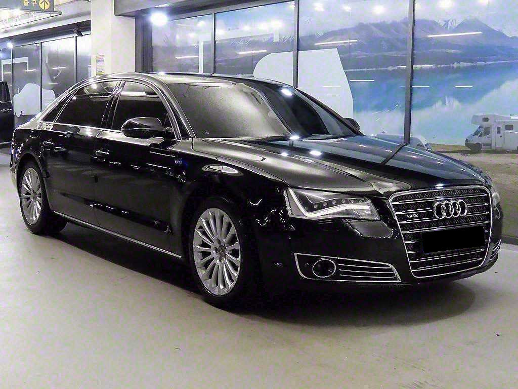 Audi A8 — photo 01