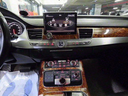 Audi A8 — photo 11