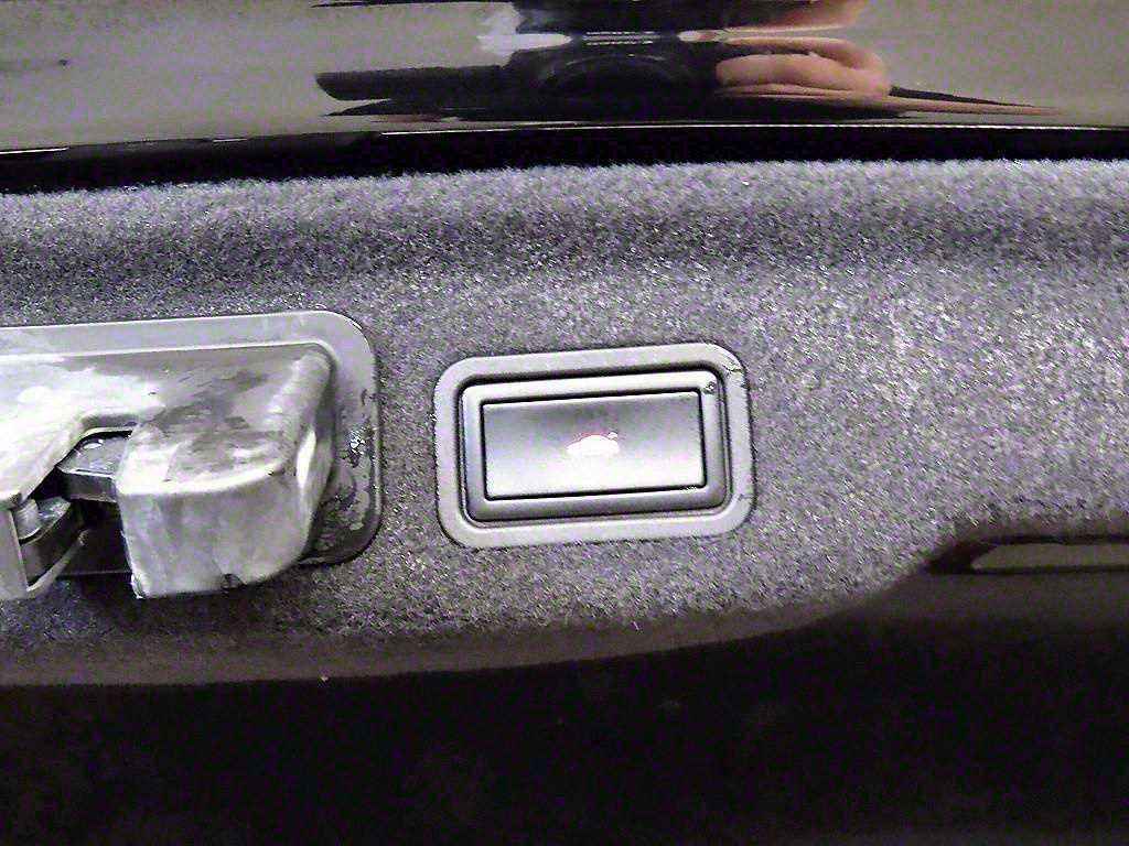 Audi A8 — photo 16