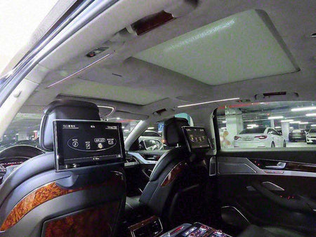 Audi A8 — photo 17