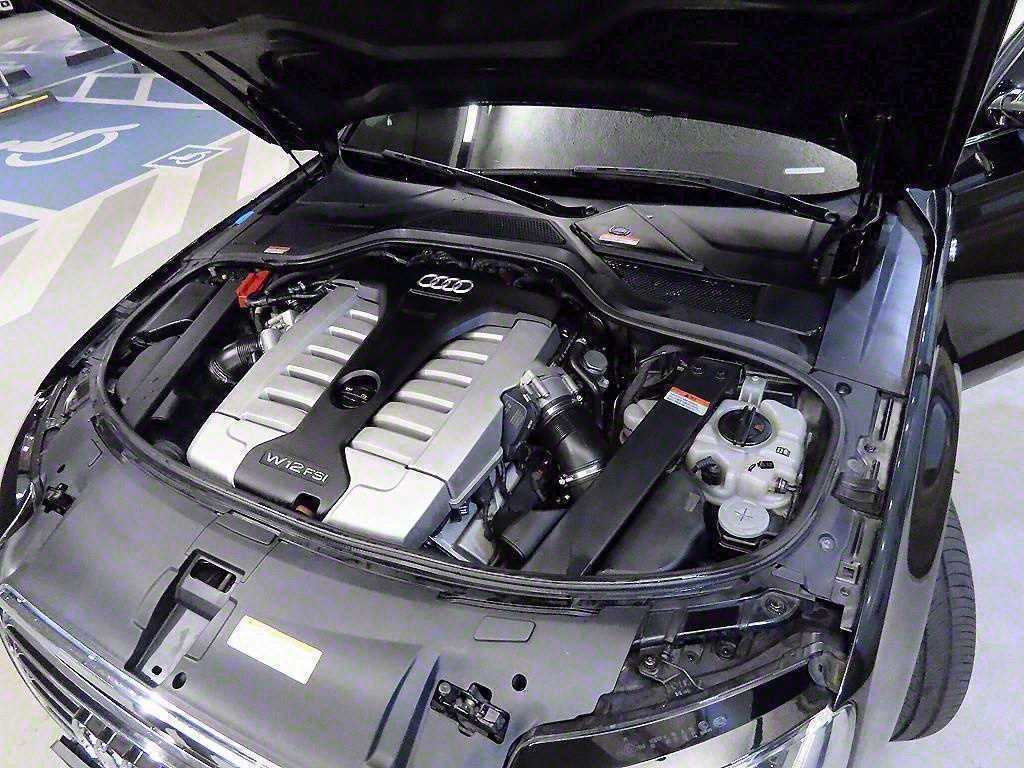 Audi A8 — photo 19