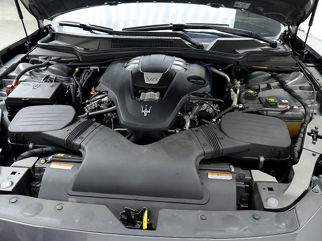 Maserati Ghibli — photo 08