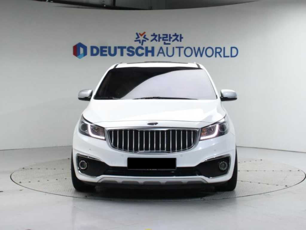 Kia Carnival — photo 03