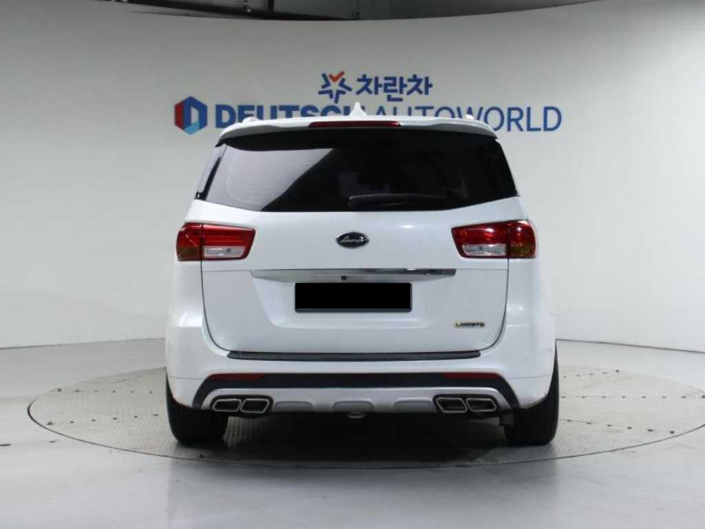 Kia Carnival — photo 04