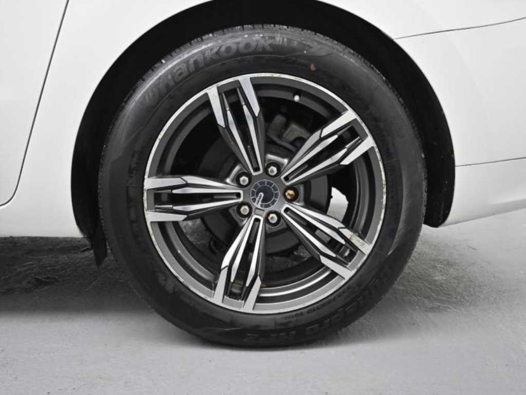 Kia Carnival — photo 05