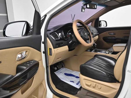 Kia Carnival — photo 11