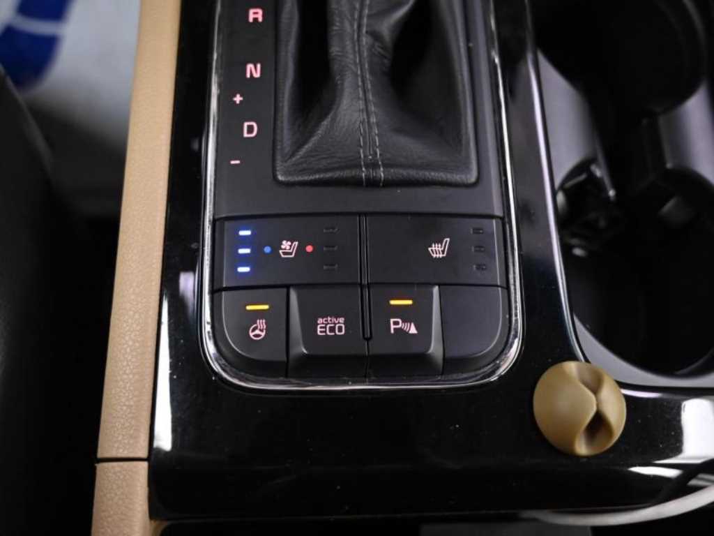 Kia Carnival — photo 17