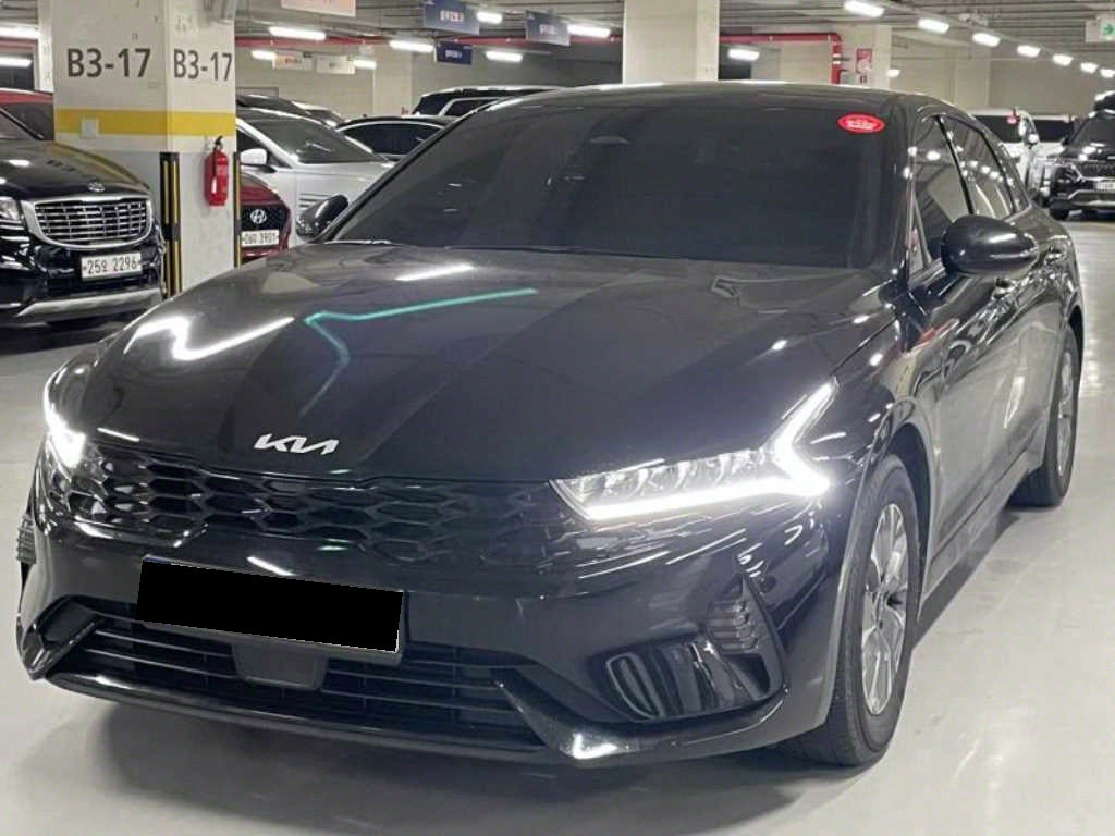 Kia K5 — photo 01