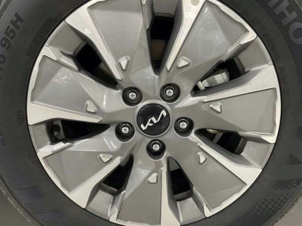 Kia K5 — photo 07