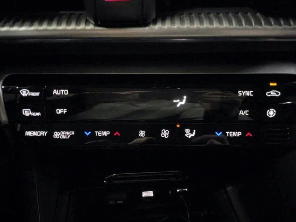 Kia K5 — photo 09