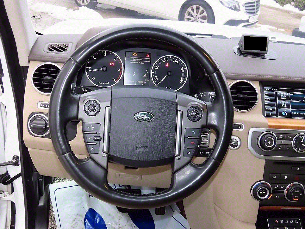 Land Rover Discovery — photo 09