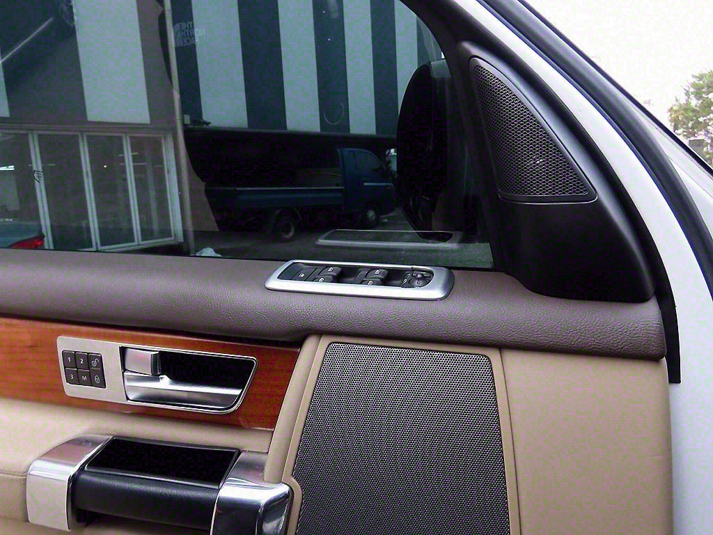 Land Rover Discovery — photo 11