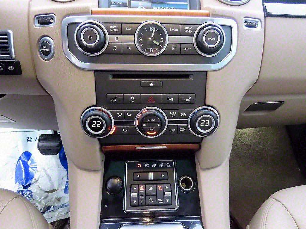 Land Rover Discovery — photo 13