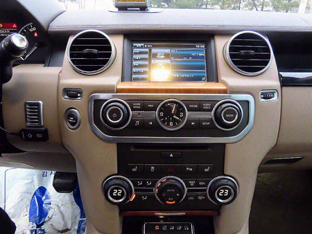 Land Rover Discovery — photo 14