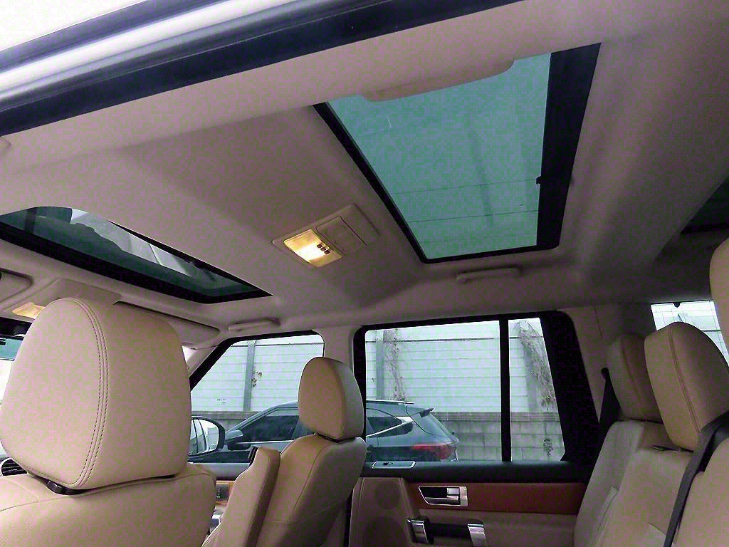 Land Rover Discovery — photo 17