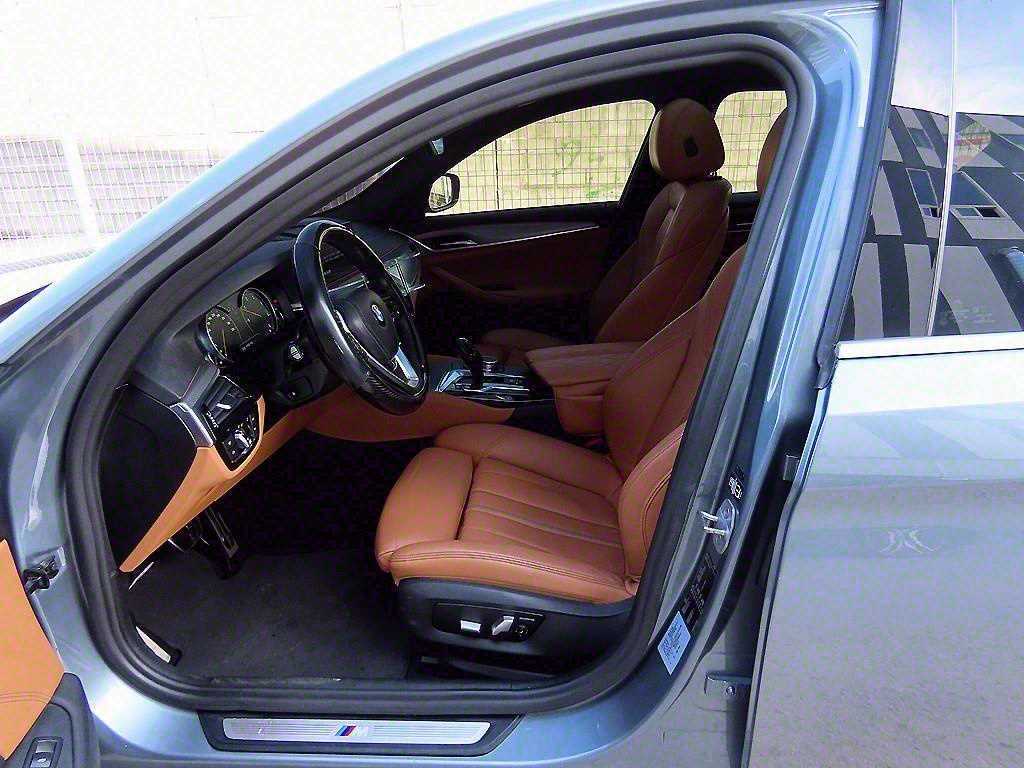 BMW 5-Series — photo 05