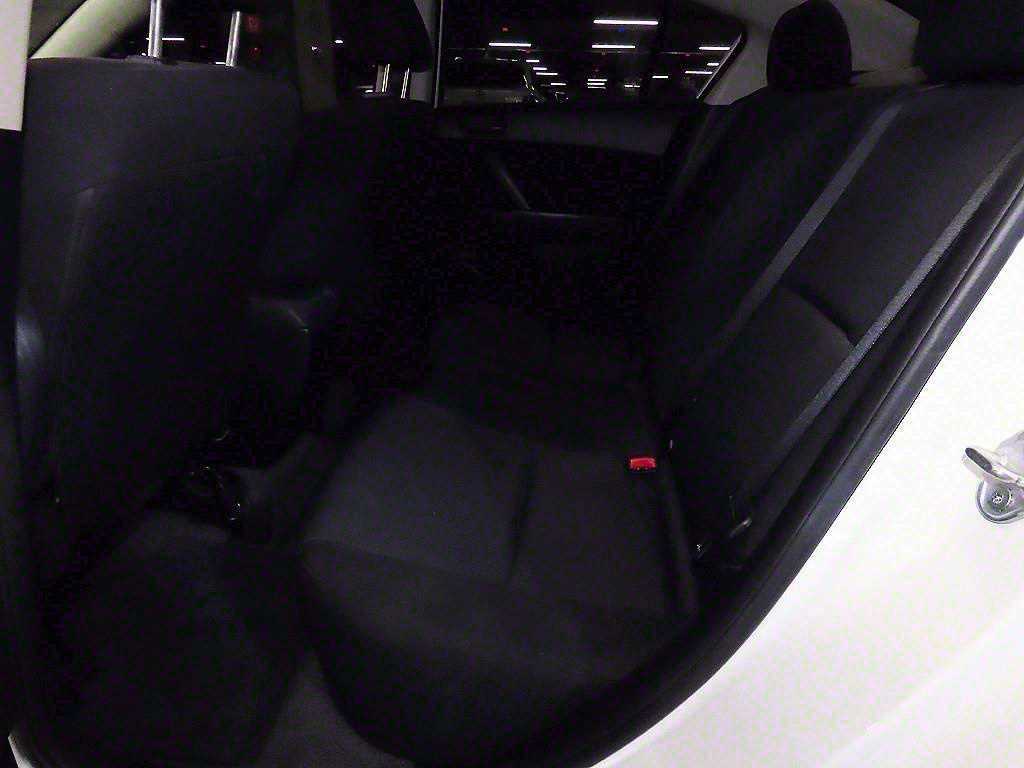 Mazda Mazda 3 — photo 07