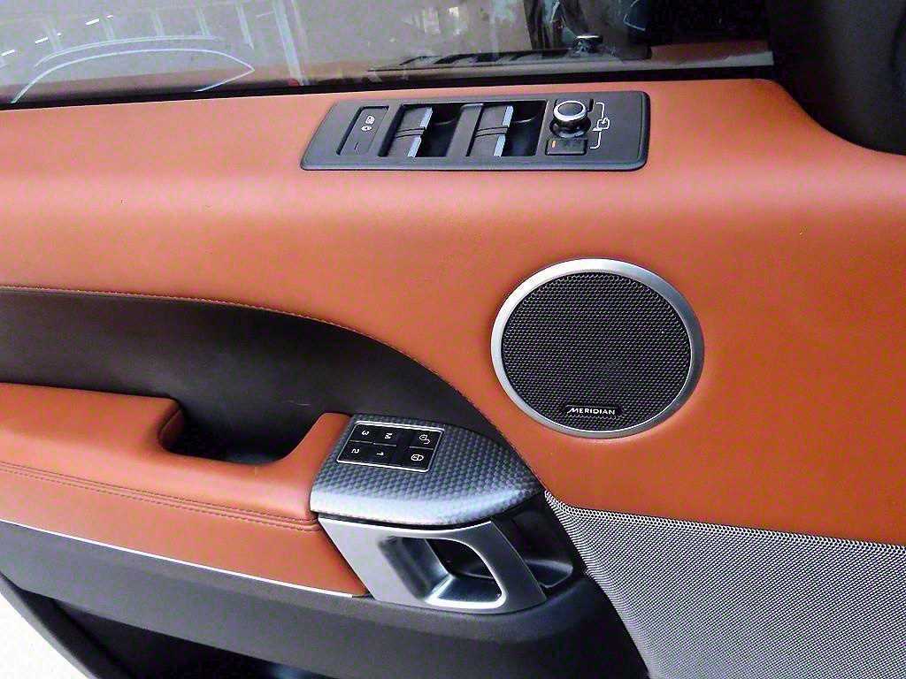 Land Rover Range Rover Sport — photo 11