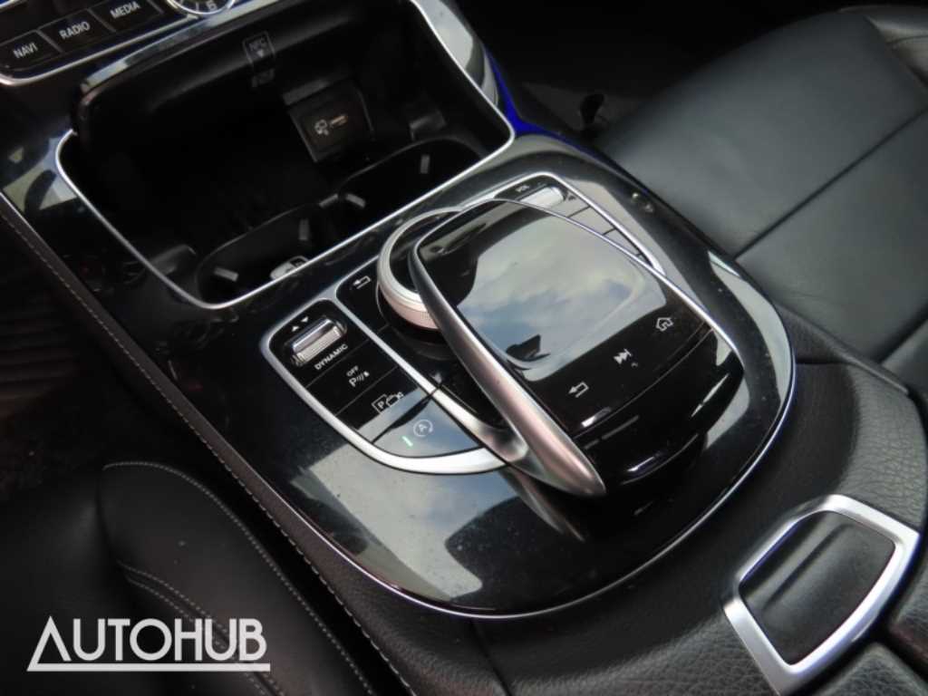 Mercedes-Benz E-Class — photo 08