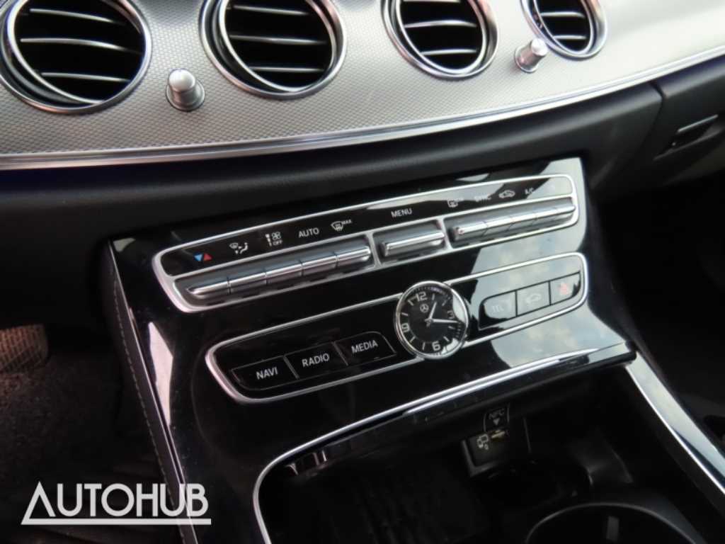 Mercedes-Benz E-Class — photo 09