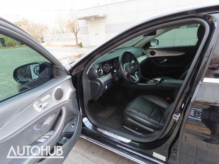 Mercedes-Benz E-Class — photo 14