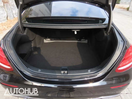 Mercedes-Benz E-Class — photo 19