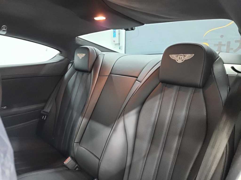 Bentley Continental — photo 11