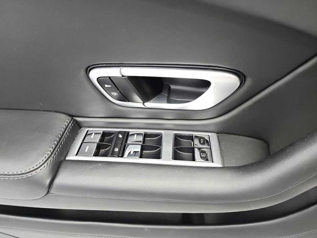 Bentley Continental — photo 16