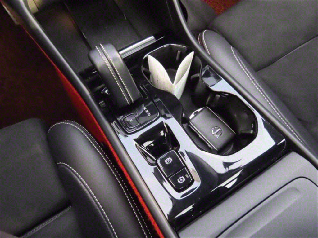 Volvo XC40 — photo 06