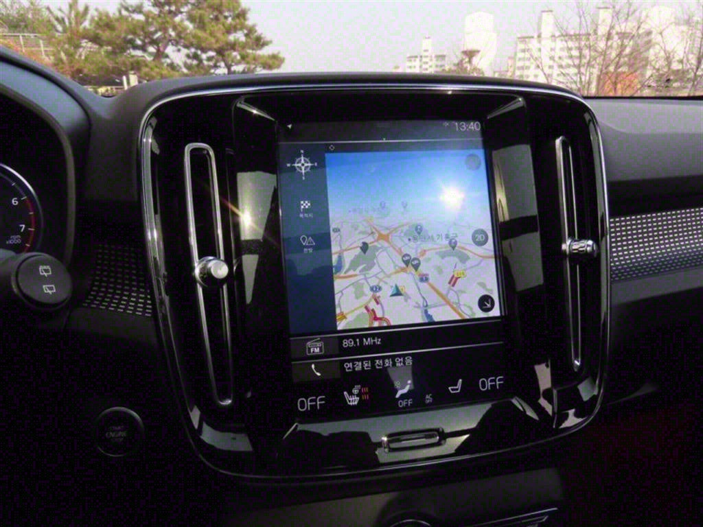 Volvo XC40 — photo 08
