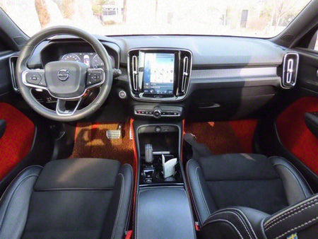 Volvo XC40 — photo 15