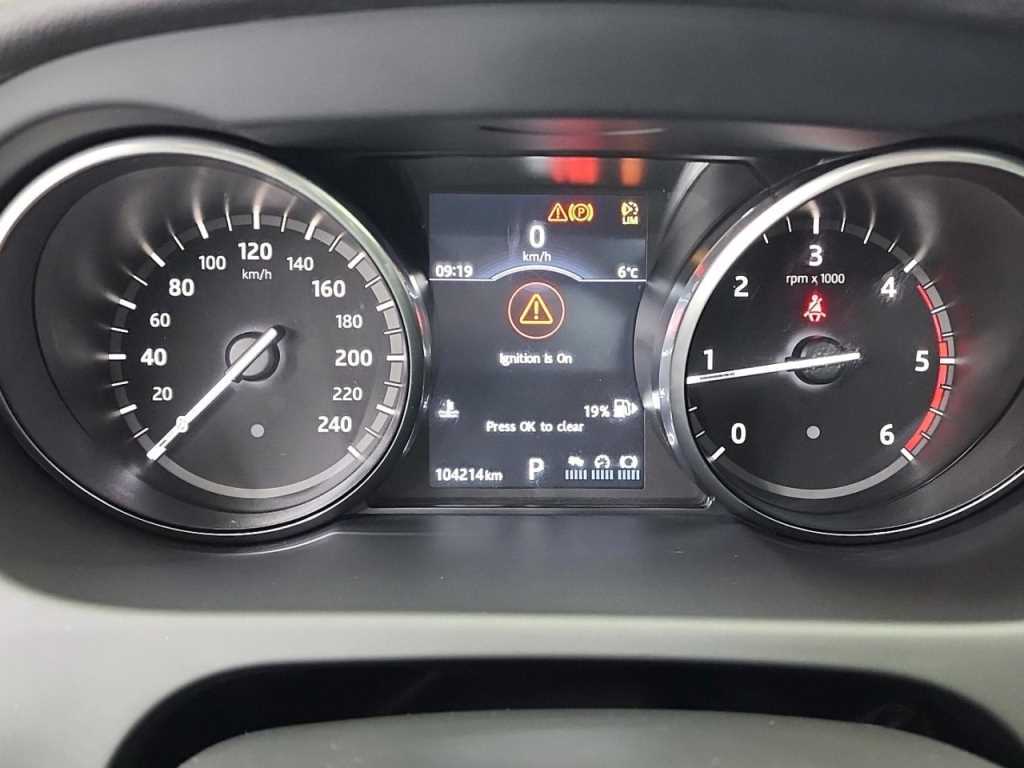 Land Rover Discovery Sport — photo 06