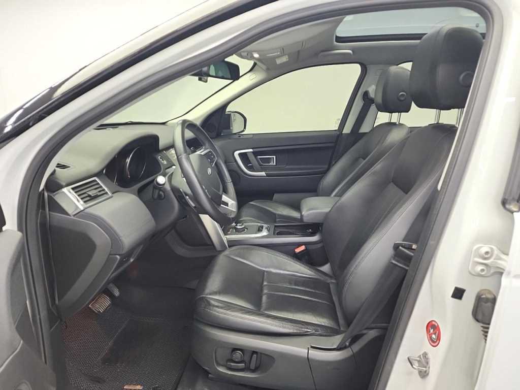 Land Rover Discovery Sport — photo 11